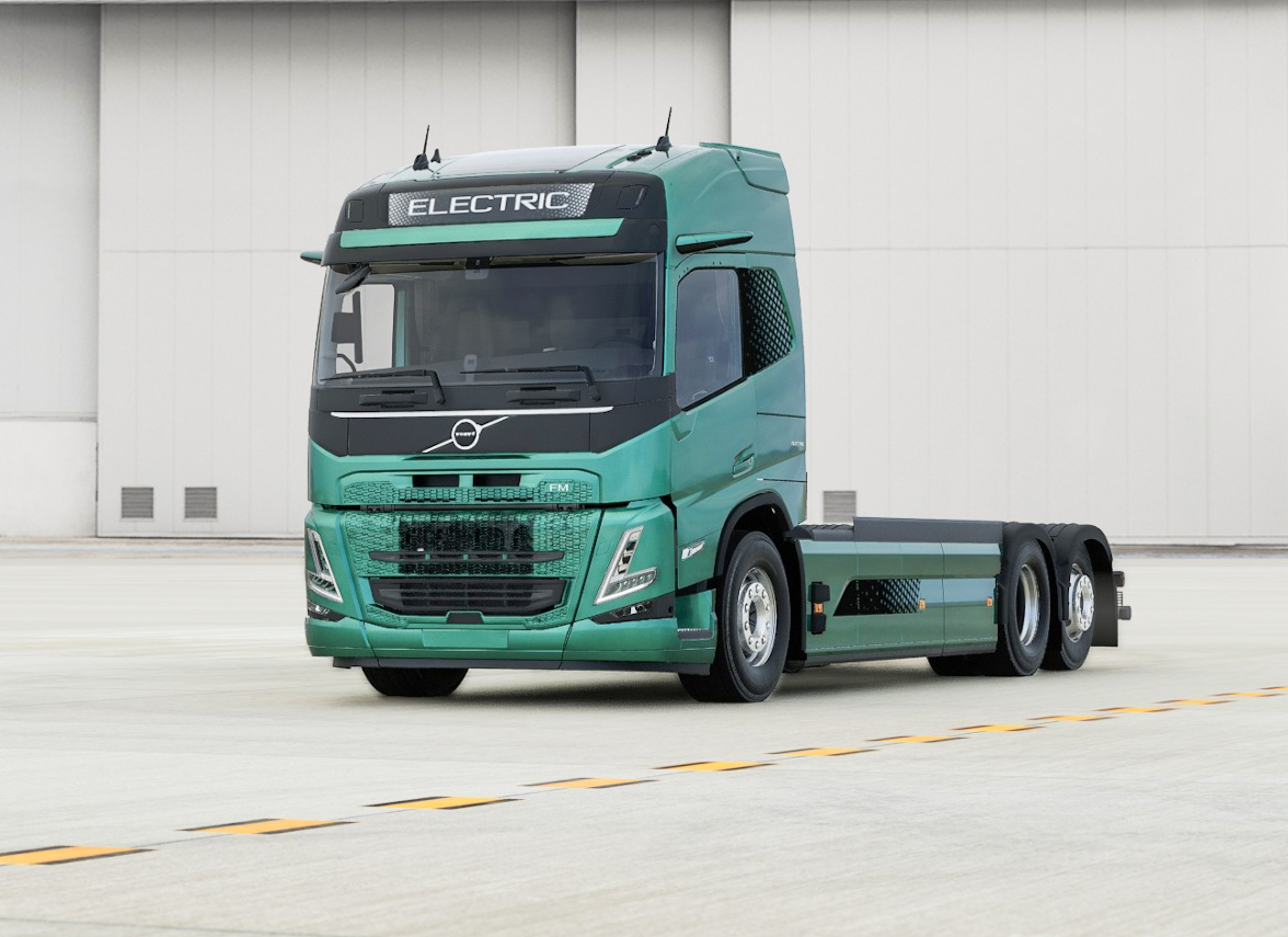 Primeur in de vorm van de Volvo FM Electric 6x2R
